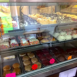 Small cakes with piles of icing. Yummo!