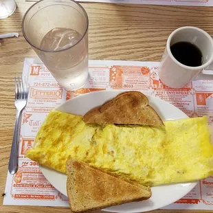 Western omelet with rye toast