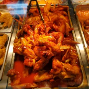 a tray of chicken wings