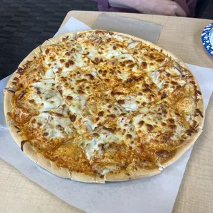 Buffalo chicken ranch pizza