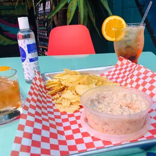 Drinks with French onion dip