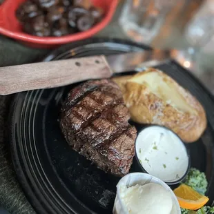 Filet with a side of mushrooms