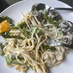 This was a mushroom pasta with added asparagus
