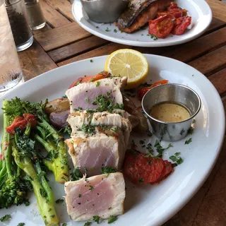 Wild Tahitian Albacore Lunch