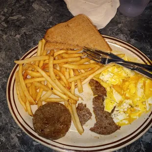 Gas light breakfast plate with shoestring french fries