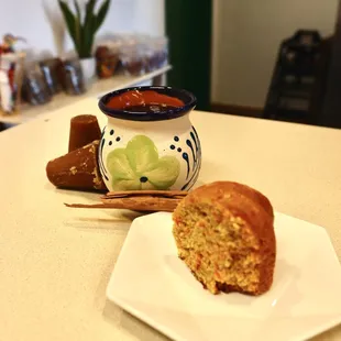 Pan con café de olla
