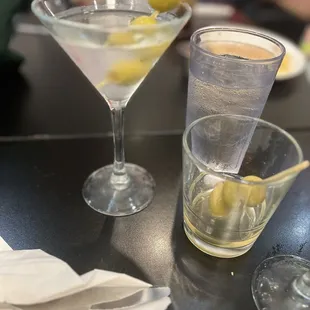 Dirty vodka martini