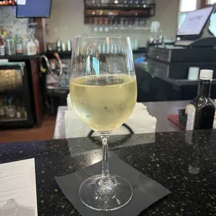 Good wine pour