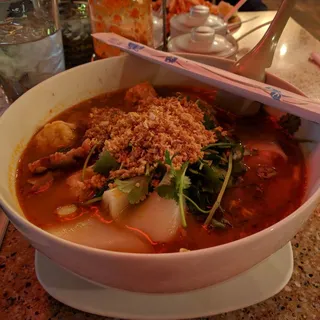 NS4. BBQ Pork Tom Yum Noodle Soup