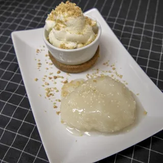 D4. Sweet Sticky Rice with Ice Cream