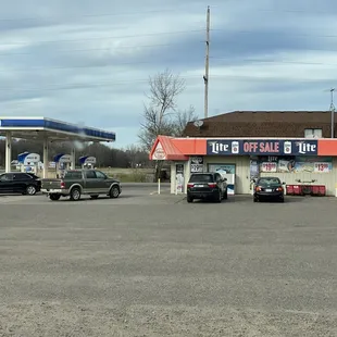 Spending tonight in nowhere Minnesota hoping to see a sky full of stars.  Decided not to stay in the mainstream truck stop for the weekend.