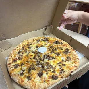 Cheeseburger Pizza Medium