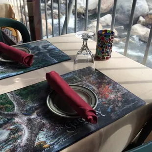 Dining right next to the Kaweah River