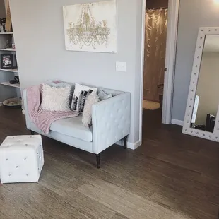 Living Room/Built in shelves