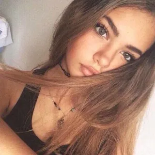 Yoli R.