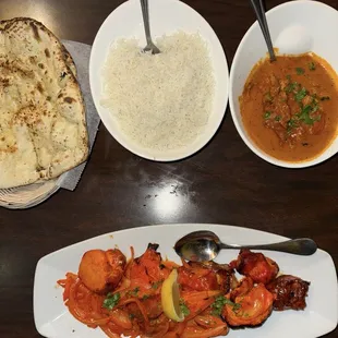 Garlic Naan, White Rice, Butter Chicken, Platter