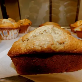 Fresh baked banaan bread