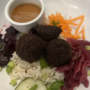 Falafel bowl (half portion shared)