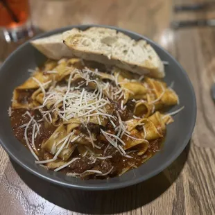 Elk Bolognese