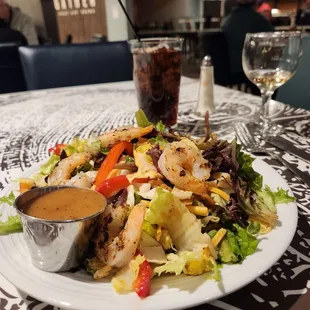 Sesame ginger salad with shrimp