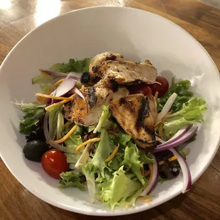 Crowne House Salad w/Chicken