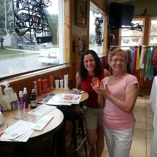 Sunday Fun-day with the Ladies was awesome. Aurbone Cosmetics and All that Glitters were so fun!