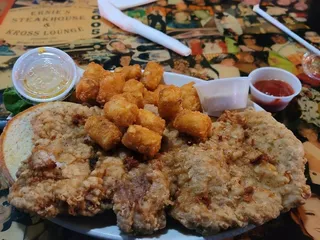 Kross Lounge & Restaurant