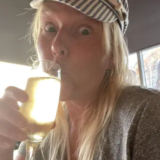 Kelly B.