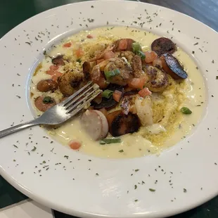 I had more cheese sauce than grits 1st plate