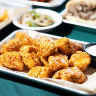 chicken wings and fried chicken, bbq wings, chicken wings, bbq chicken, poultry, fried chicken, chicken, fried chicken wings, food