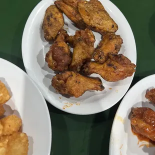 chicken wings and fried chicken, chicken wings, bbq chicken, bbq wings, fried chicken wings, chicken, fried chicken, poultry, food