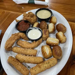 Gator&apos;s Combo Platter