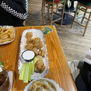 Wings (8)   Boneless or Veggie