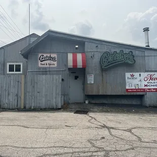 the exterior of a restaurant