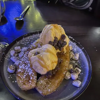 GATSBY'S BANANA SPLIT