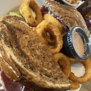 Rueben with onion rings