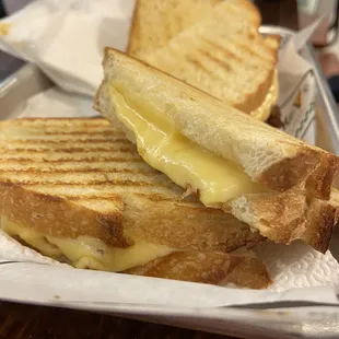 Plain Grilled Cheese-11/22