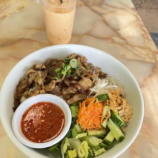 Grilled pork over vermicelli, Thai milk tea