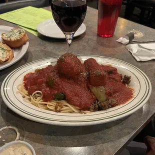 Geno &apos;s Spaghetti Special