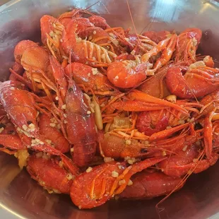 2lbs of garlic butter crawfish