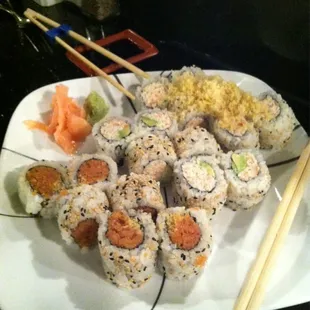 Spicy tuna, snowcrab and crunchy rolls