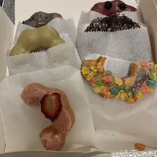 1/2 Dozen Box Mochi Donuts