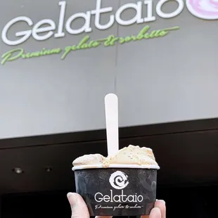 Medio cup (1-3 scoops)