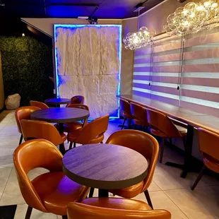 Love the atmosphere here!!