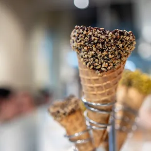 Cono Goloso ($2) Fresh-dipped cones