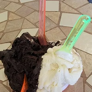 Moroccan chocolate and Roasted almond!