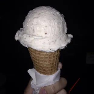 Toasted almond gelato