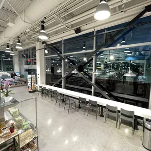 Dine while you watch your EV charge.