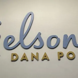 the sign for gelson's dana point