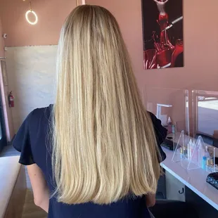 Beautiful balayage service at Gemelli.